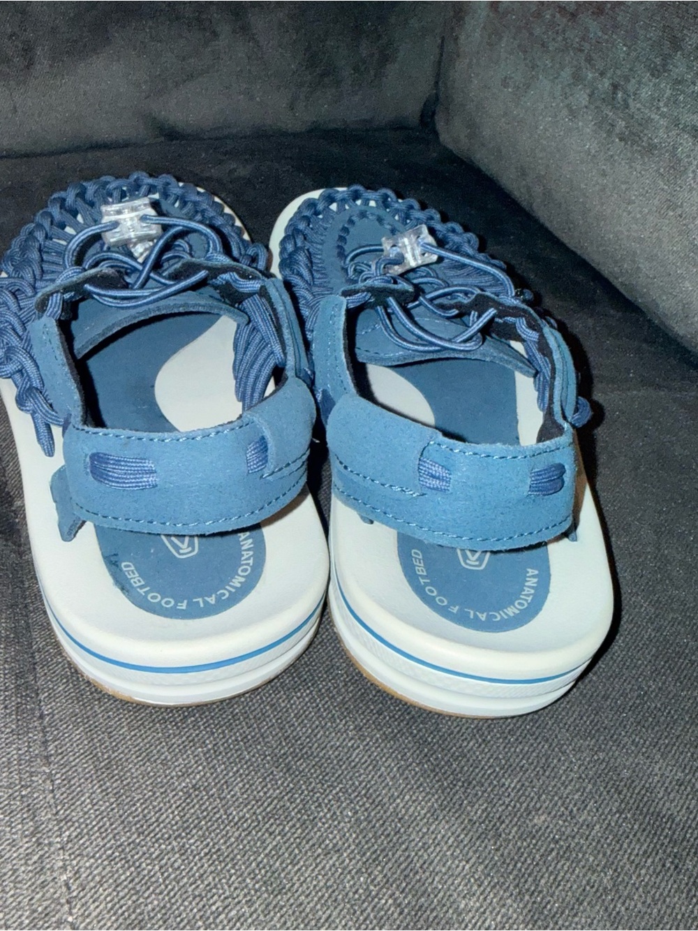 2 pair of KEEN Women's UNEEK Sandals Sz.8.5 - Picture 5 of 8